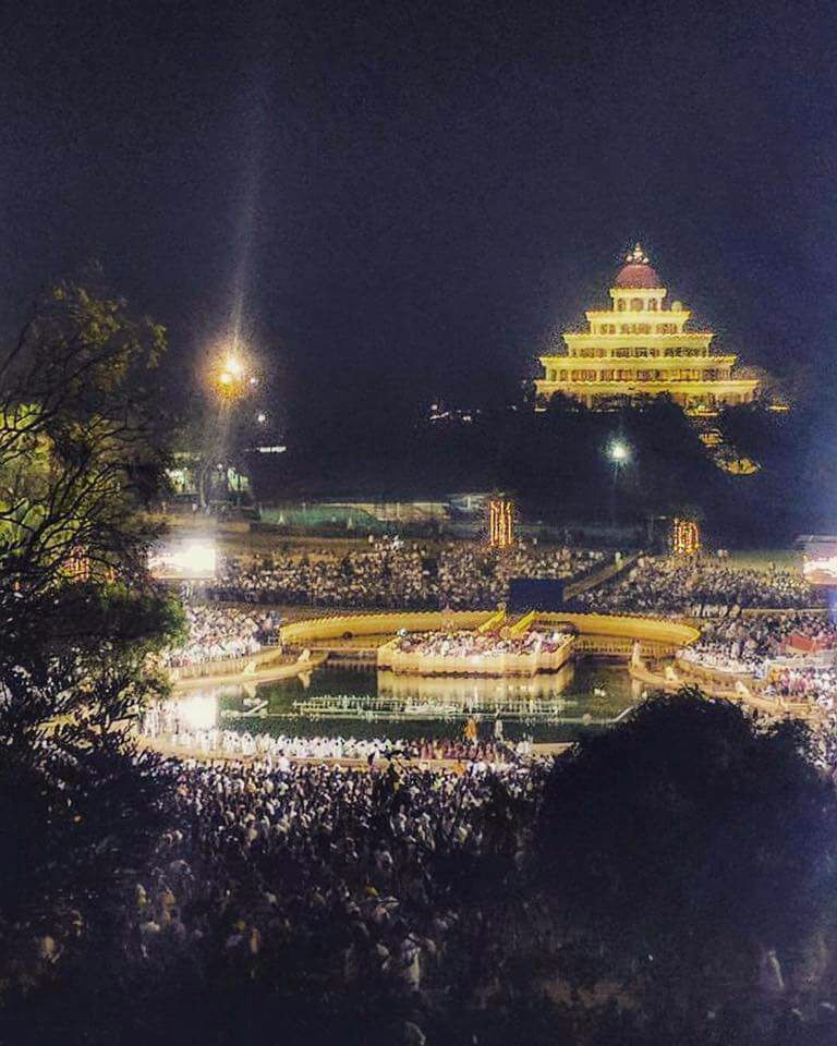 ArtofLiving's tweet image. Moments from #Mahashivratri Celebrations with Gurudev @SriSri in @BangaloreAshram.