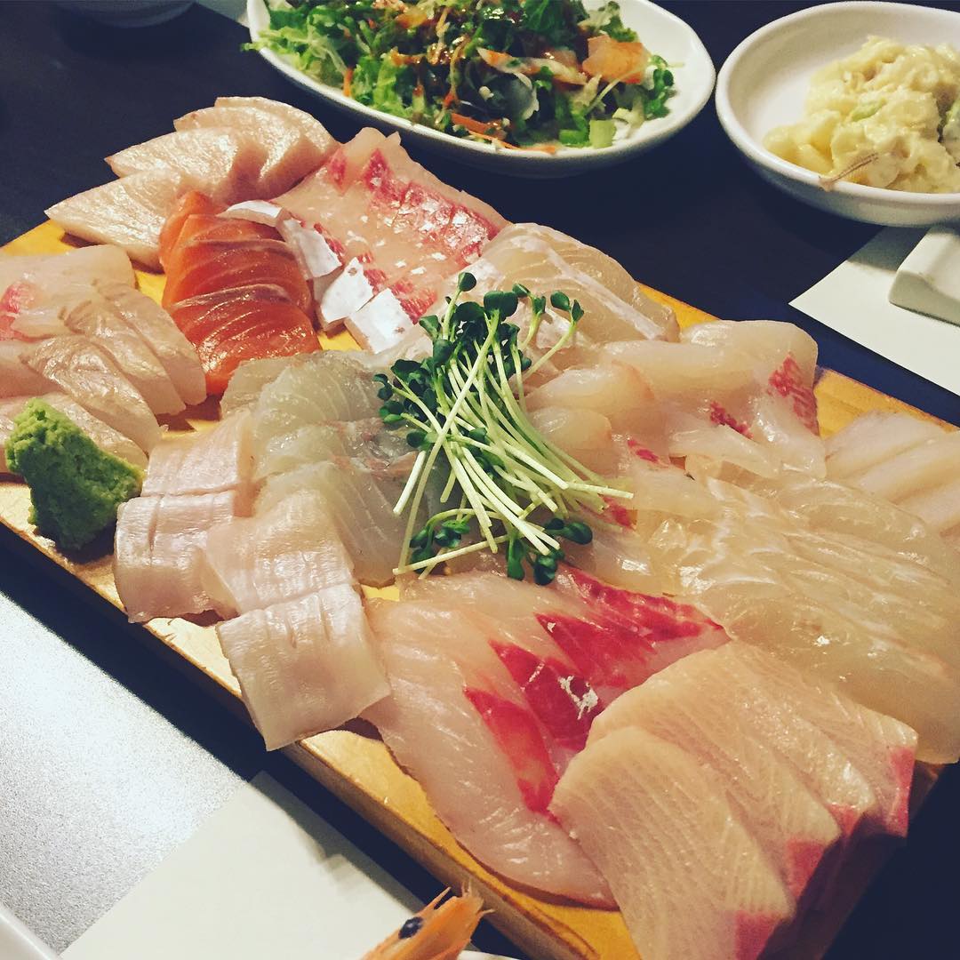Fruit0203's tweet photo. 今日は
師匠と師匠の知り合いの
投資家の方たちとランチしました～😊

やっぱすごい人たちだけあって
考え方とか全然違う❕

私もあんな世界に
行ってみたいな～😆

すごく私にとって刺激的で
勉強になった１日でした💕 https://t.co/KC5Yo74ZnQ