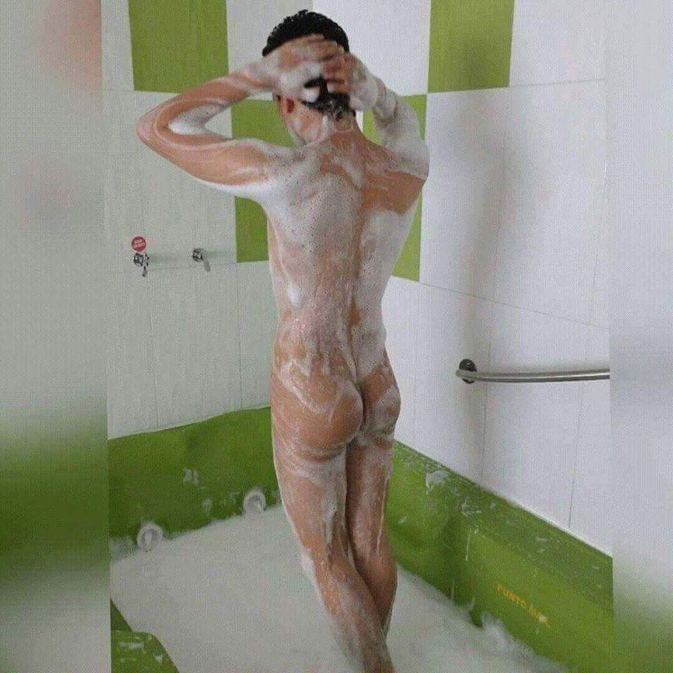 ممكن موجب مشعر اربعيني بشنب ومتين