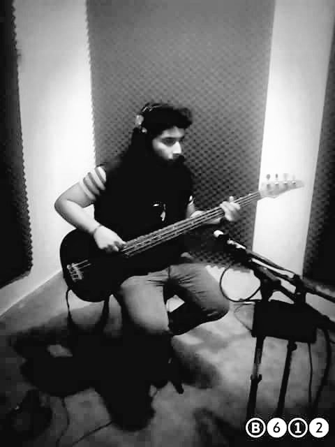 JorgeArmusik's tweet photo. En el estudio de grabación.🎤🎧
#spherarecords https://t.co/o2YShGiO8w