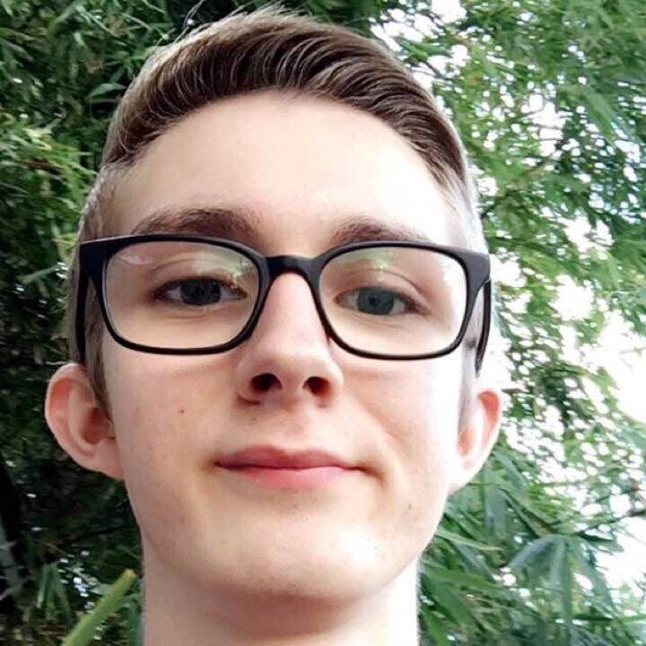 GraceAnnTuttle4's tweet photo. I'm back#Liveme Blake😃: https://t.co/TwCqDu1SKK https://t.co/QPjuxm8ipq