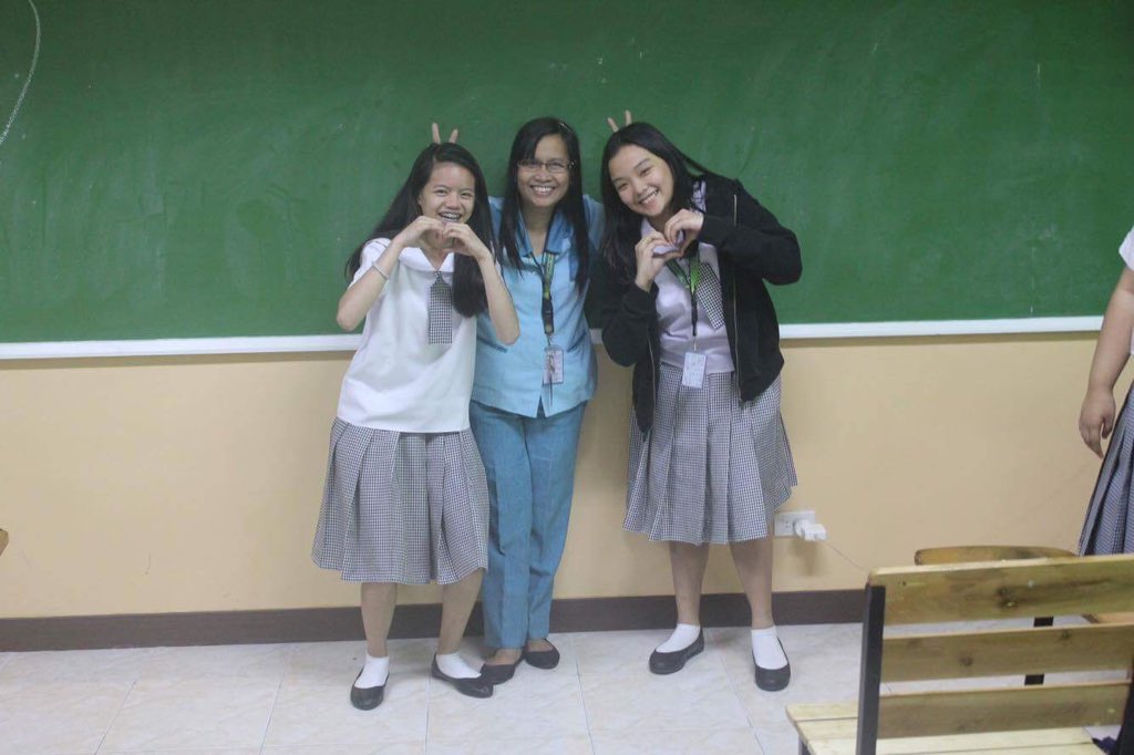 alliaahkylee's tweet photo. with the best filipino teacher 💛 https://t.co/6ADtJs9riv