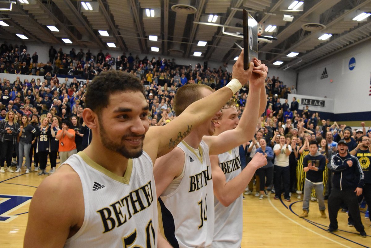 MIACathletics's tweet photo. #MIACMBB Playoff Championship Game photo gallery updated w/ postgame shots - all avail for purchase! https://t.co/cxPOQQ90EX #MIAC #d3h https://t.co/vX2SDo5ZyB