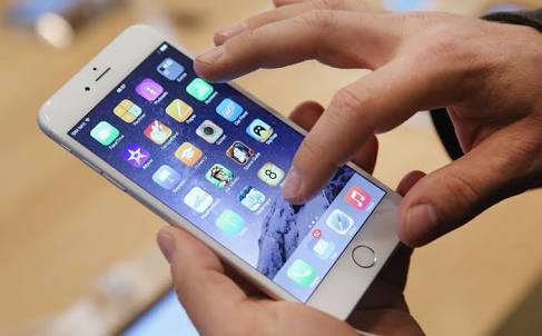 technoupdators's tweet photo. Apple decided that repairing iphones will not void warranty https://t.co/7hqLAu39RS https://t.co/pQ3iZoL1tD