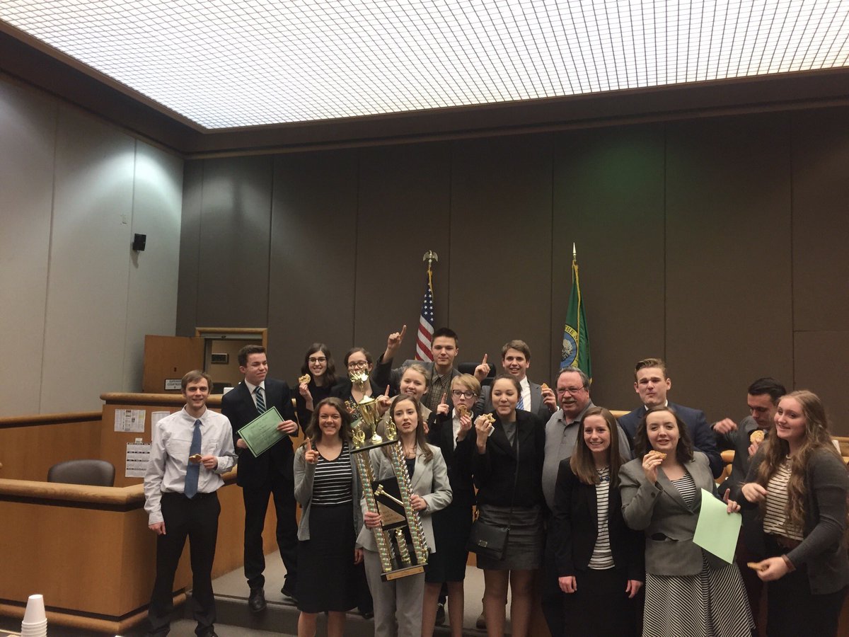 RchlndBmbrs's tweet photo. Congrats to @RHSMCKTRL for winning their competition today and are on to State!!💚💛🏆 https://t.co/3cdsEFMlGn