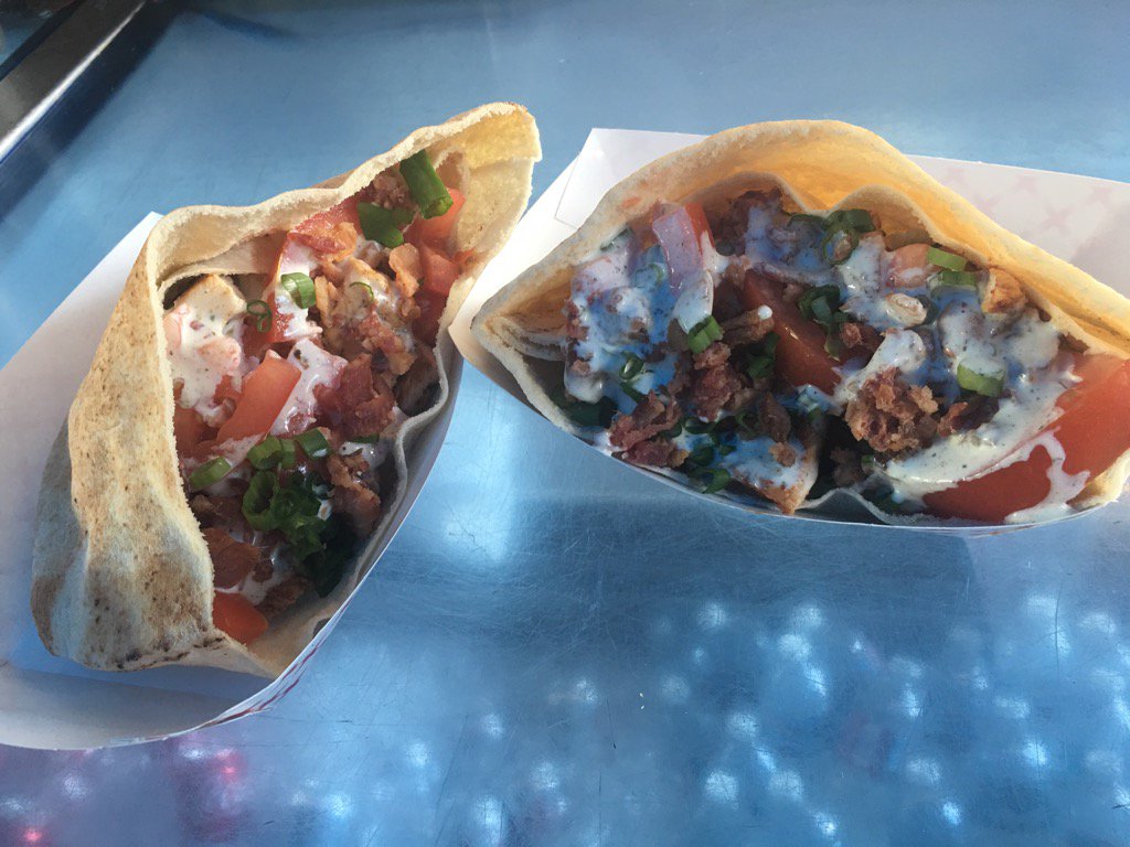 Chicken pita, bacon, jalapeño ranch, green onion, tomato, fresh pita, lettuce seared chicken breast.