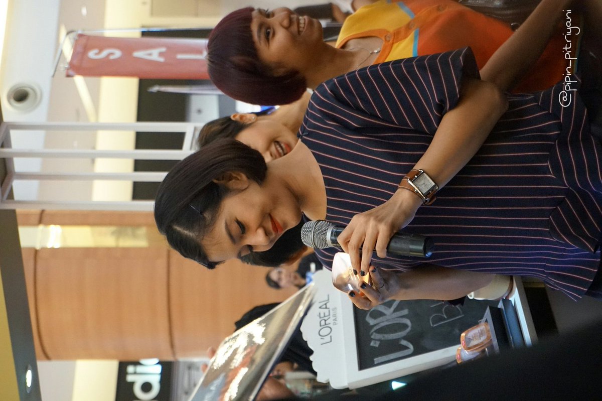 pipin_pitriyani's tweet image. happy weekend bundi @therealDiSastr semangat untuk beraktifitas hari ini 😇😊 #diansastro #lorealparisidjakarta #lorealinfallible