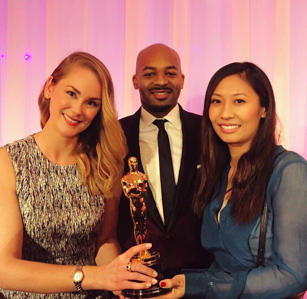 larissvon's tweet image. Must be #Oscars weekend! So fun hanging with #Hamilton lead @brandonvdixon 🌟 #PwCRedCarpet