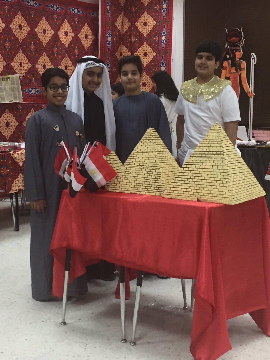 HudaLabeeb's tweet photo. الاحتفال باليوم العالمي وتمثيل جمهورية مصر العربية من طلبة الصف السادس ... بذل الطلبة مجهودا رائعا في البحث عن الحضارة المصرية  #tlcbbs https://t.co/j1O4lXTCCq