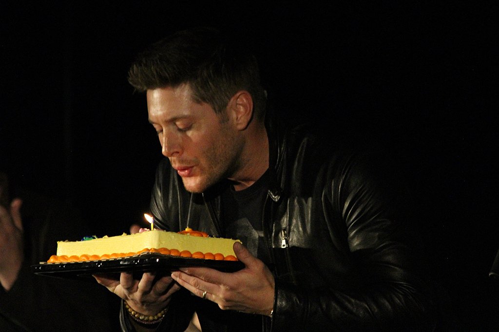 Scraptyler's tweet photo. Happy Birthday a little early @JensenAckles  #SPNnash https://t.co/RGmUHtDWsg