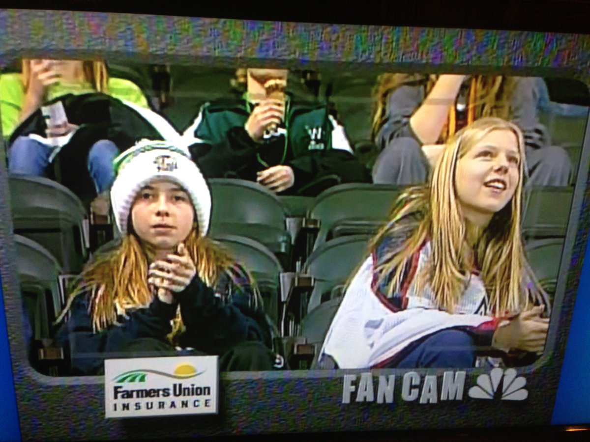 Flashback fan cam of a couple of my favorite hockey players. #dadsplayedhockeytogether  #daughtersplayhockeytogether