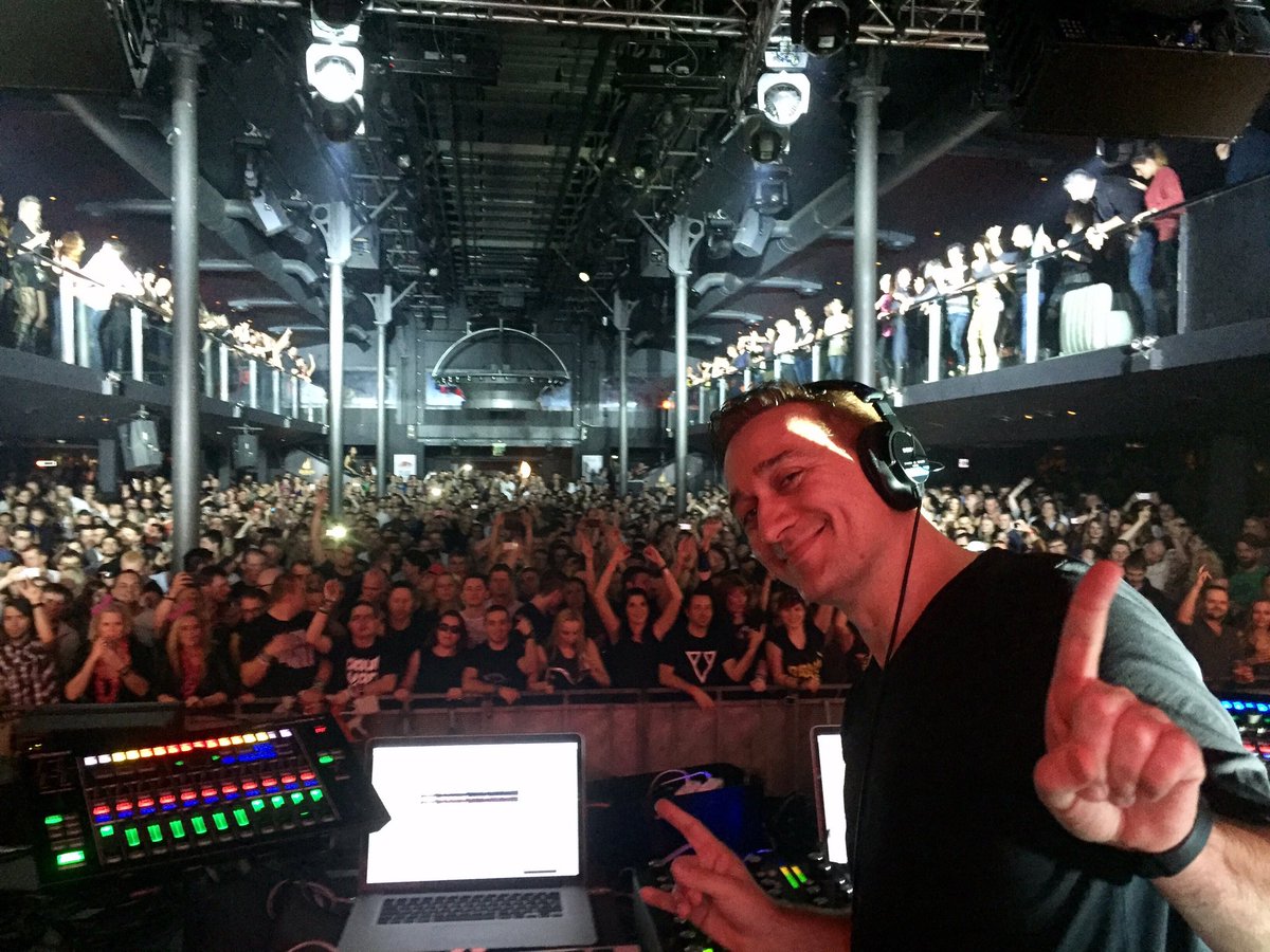 PAULVANDYK's tweet photo. Good times in Prague ✌🏻 https://t.co/qCnZI0sTuF
