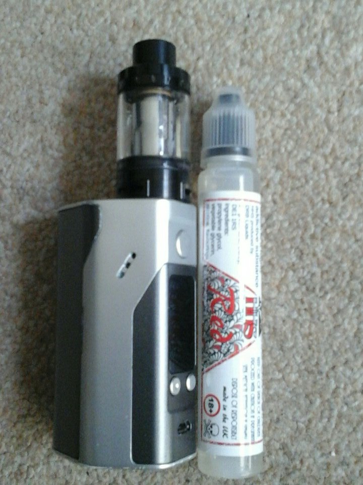 Sunday session, what are you vaping? #vapefam #vapelife  <a href="/subohm_magazine/">Subohm Magazine</a>