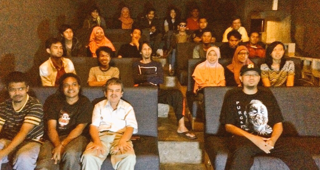 paviliun_28's tweet photo. Sampai jumpa di Blind Date Cinema tanggal 12 Maret yaa
Sahabat Tuna Netra request filmnya @ernestprakasa #ngenest :) diusahakan yaa https://t.co/OSyBjFx5jF