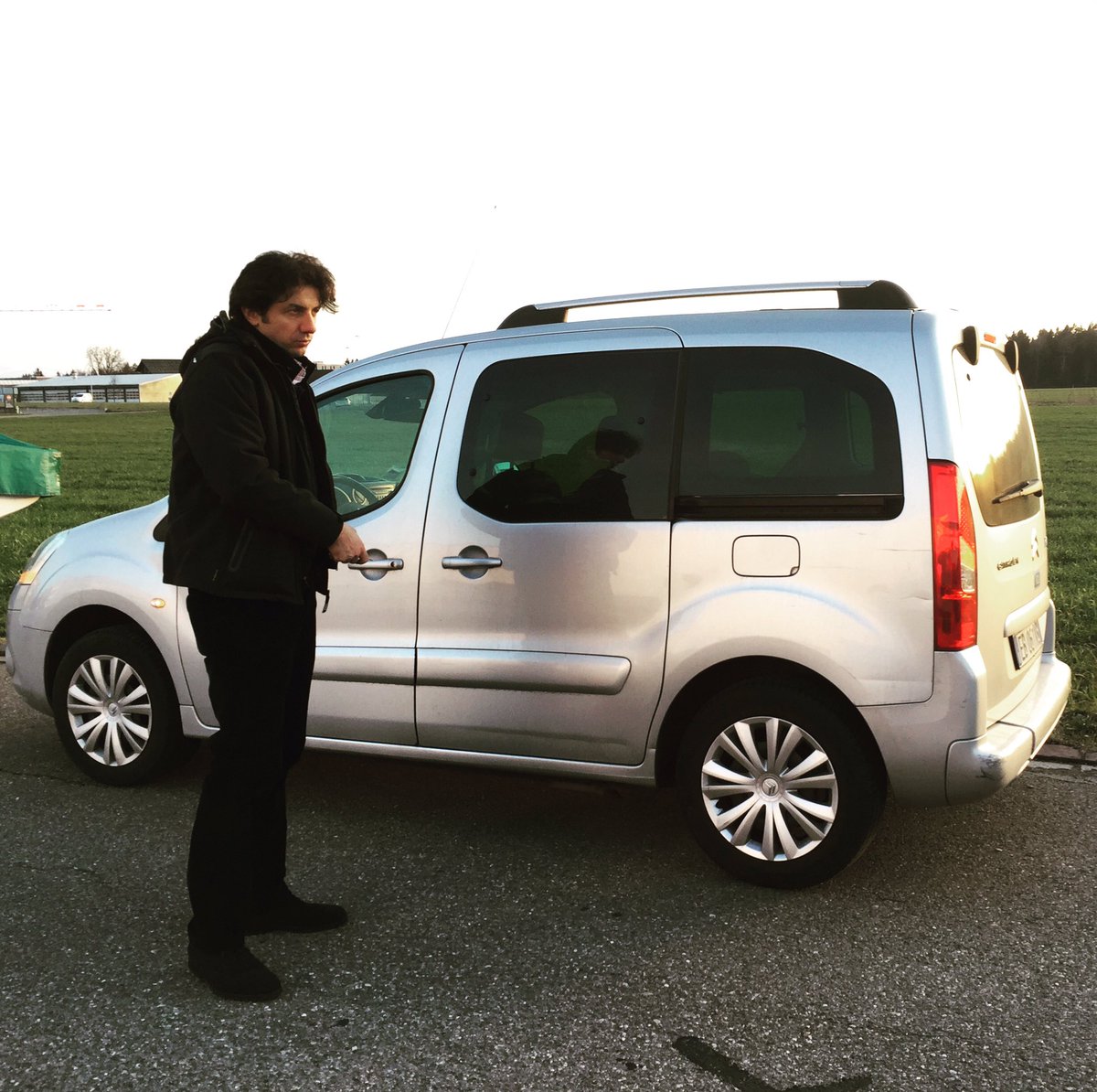 EutanaSiaLegale's tweet photo. #DjFabo è arrivato in Svizzera accompagnato da Marco Cappato. #DisobbedienzaCivile #EutanasiaLegale #FaboLibero #LiberiFinoAllaFine https://t.co/UoftgrXrdK