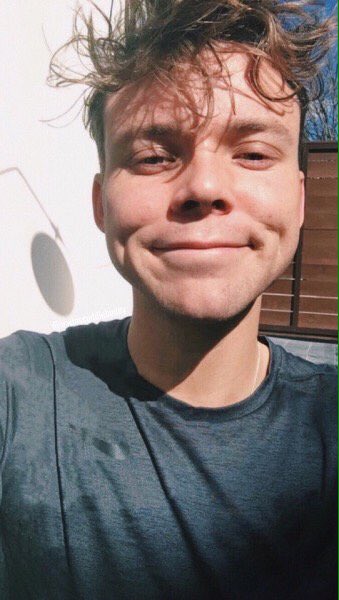 ashtonslibrary's tweet image. 