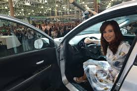 RadioDelPlata's tweet photo. [AUDIO] Semana de despidos y suspensiones, y la comparación con el 2014  #Atanor #Bangho #Volkswagen #PROCREAUTO. En @NodigastalvezOk https://t.co/gHhD8nvs1h