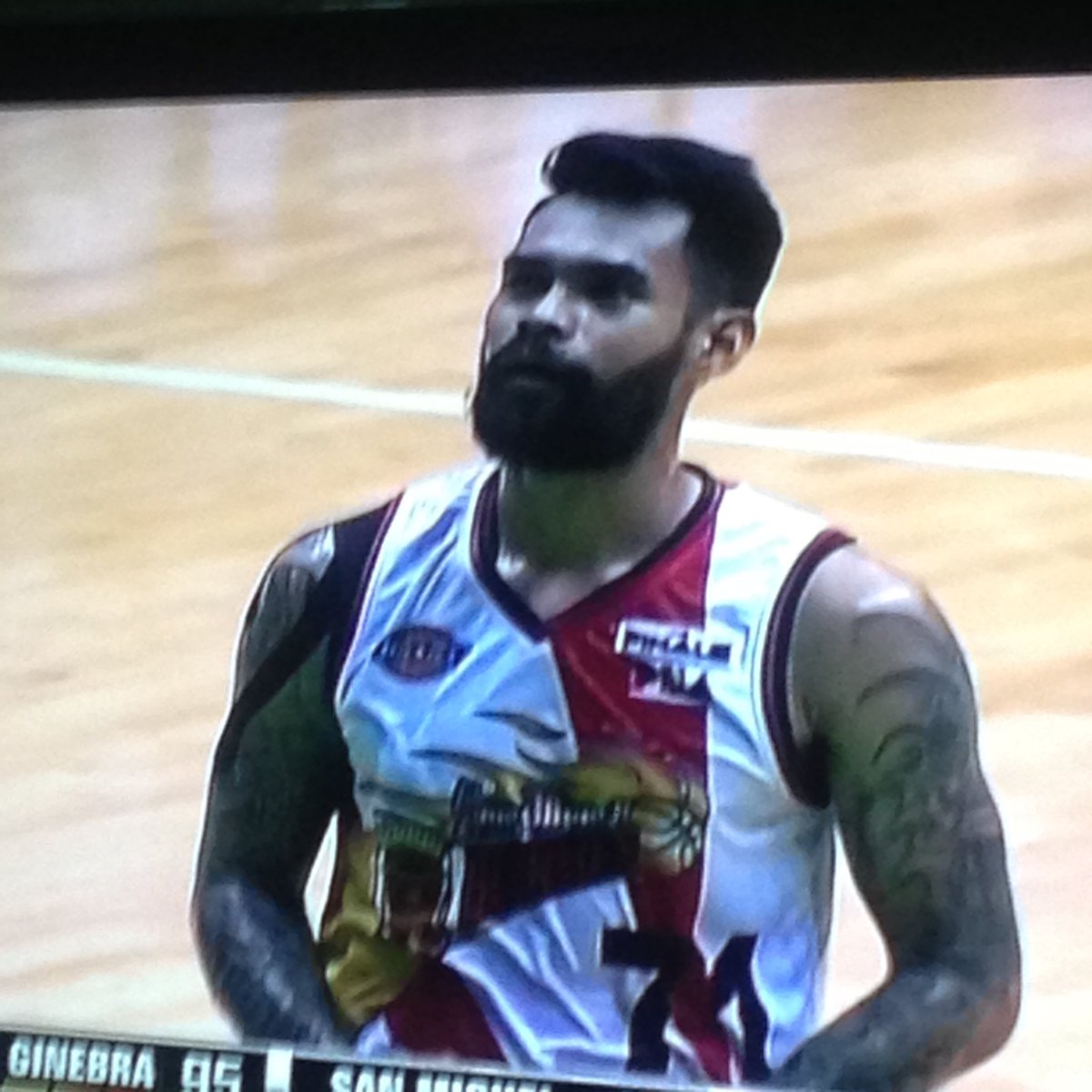 LyleAragon's tweet photo. Not sure if Ronald Tubid or Conor McGregor hahahaah #GoateeGoals https://t.co/yC9LlUdoe3