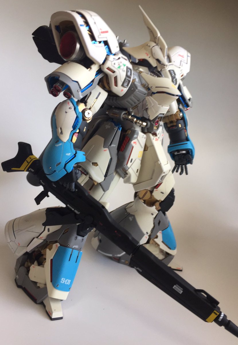 くり栗坊主 今月の完成ガンプラ シン マツナガ専用サザビー 一年戦争後行方不明だったシン マツナガ が シャアの反乱 で姿を現し 潜伏していた旧公国軍のフラッグシップ機である当機に搭乗し活躍した しかし シャアの反乱 が予想外に早く終り孤立