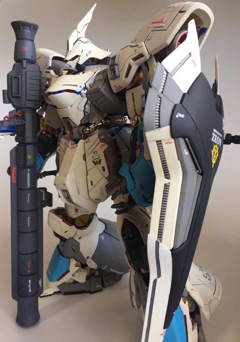 くり栗坊主 今月の完成ガンプラ シン マツナガ専用サザビー 一年戦争後行方不明だったシン マツナガ が シャアの反乱 で姿を現し 潜伏していた旧公国軍のフラッグシップ機である当機に搭乗し活躍した しかし シャアの反乱 が予想外に早く終り孤立