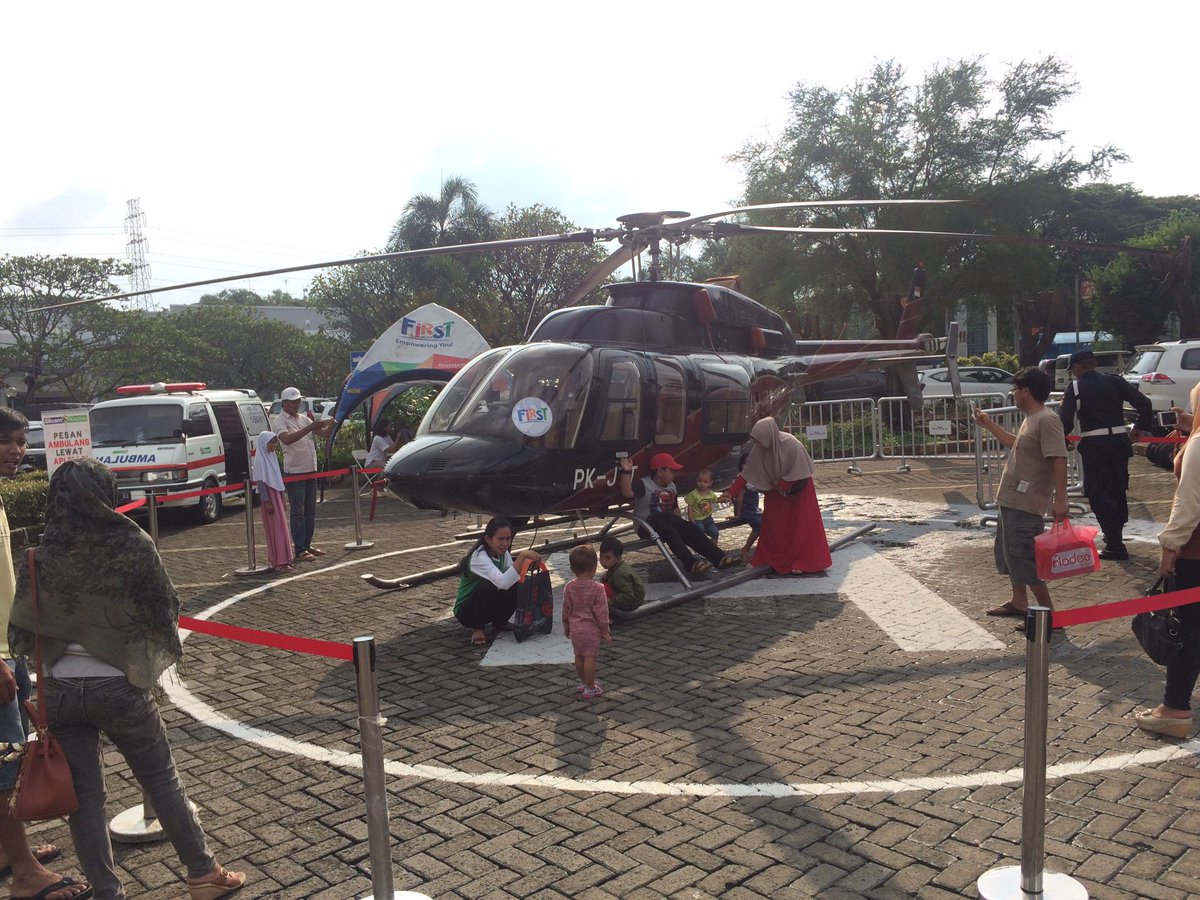 chope8's tweet photo. Touch n get Bolt Slim2.. makin sore makin rameee.. #NextGen #TouchHeli at Mal Lippo Cikarang @FirstMediaWorld @BiGTiVi @BOLTClub https://t.co/jrSR1JfbA7