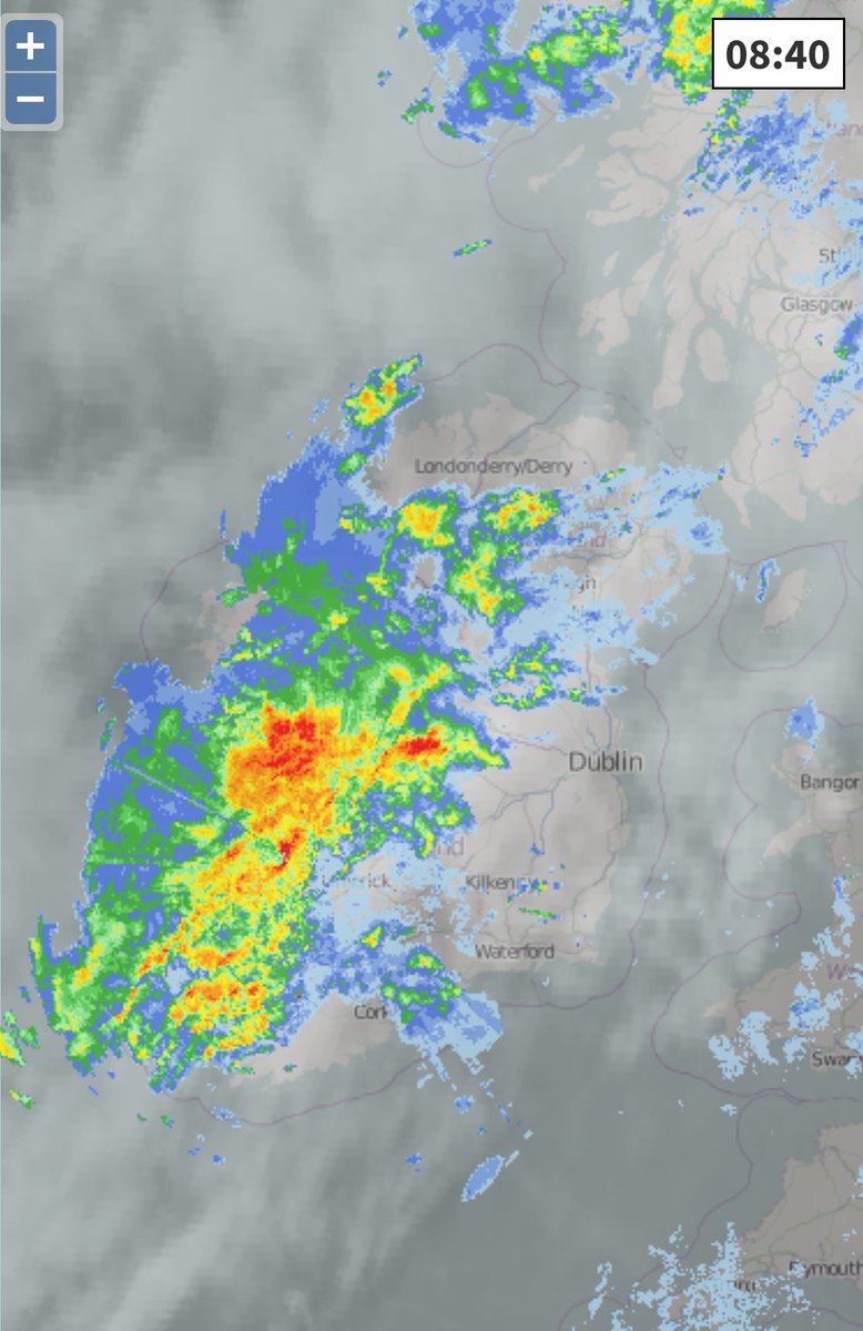CarlowWeather's tweet image. Heavy rainfall in the West at present and strong gusts expected in the Southeast in coming hours from -#StormEwan