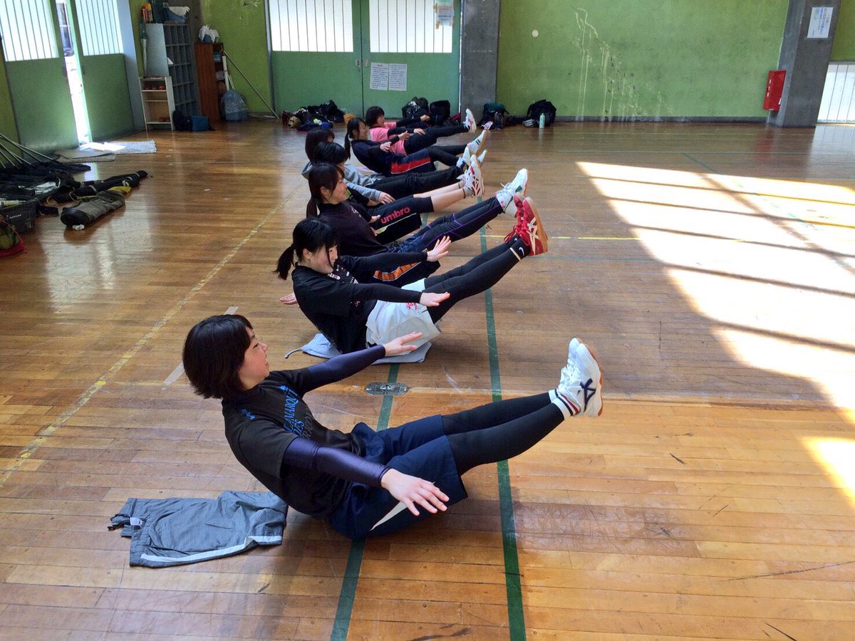 信州大学全学男女ソフトボール部 お久しぶりです 今日は今年度最後の体育館練習でした 体育館での筋トレや打ち込みの成果をグラウンドで発揮できるように ますます頑張っていきましょう 国公立オープンまであと１ヶ月です T Co 5mt9qypm5i