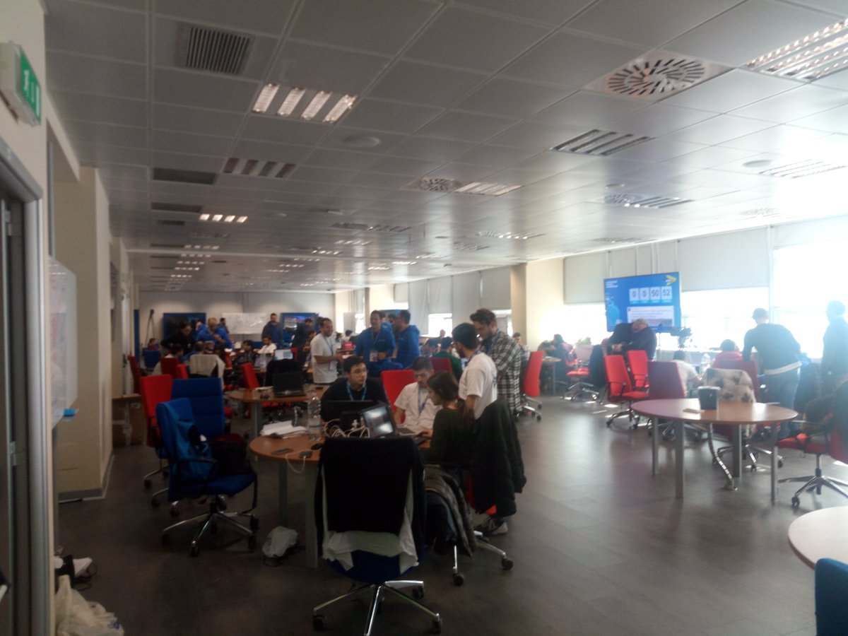 RobRe62's tweet photo. RT @fnicodemo:Buona domenica da #AccentureDigiHack dalla #iOSAcademy https://t.co/SacuBBtx29