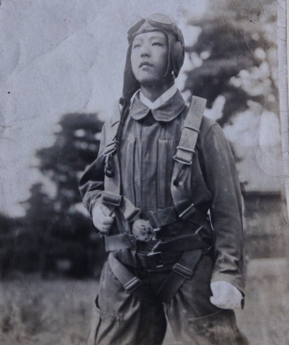 去年の茶話会イベントで三八式歩兵銃の使い方を説明する90歳Sさん