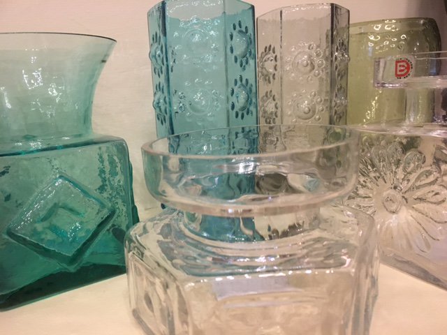 doyouvintage's tweet photo. 60s glass anyone? @doyouvintage Sat 18th March, Major Draper St, Woolwich SE18 6GD @RARE_explore @GreenwichHour @DartingtonUK #frankthrower https://t.co/HO6GEKHvSa