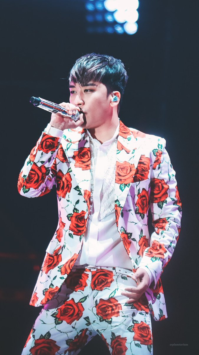 mong_0819's tweet photo. 승리 장미수트 입혀주신분 계좌번호 불러쥬세여........... https://t.co/VWvPoE7qWs