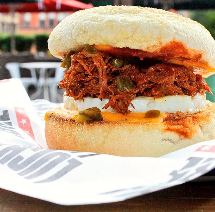 luchaliverpool's tweet photo. Sunday morning breakfast feels β¨π²π½ LUCHA MXMUFFIN
#howeverydayshouldbe #breakfast #mxmuffin #mexicanmuffin #vivalucha ππ» https://t.co/B0JsFYN7Er
