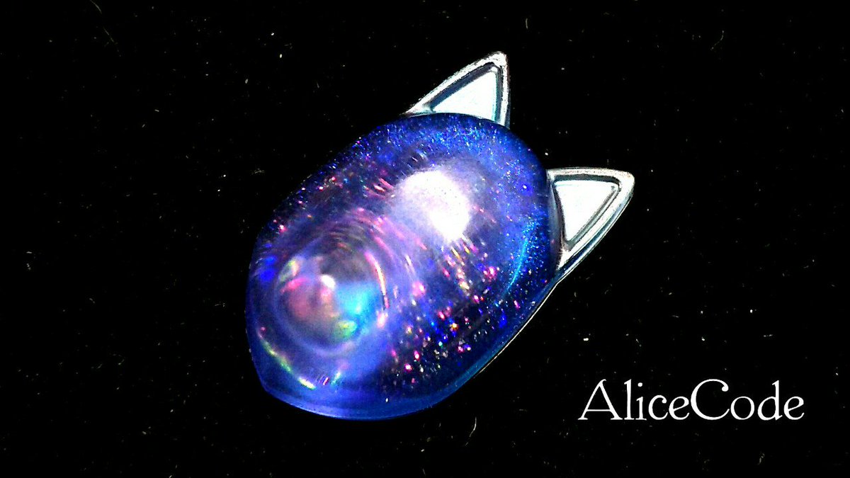 al1cecode's tweet photo. らぼさん(@handmade_labo)の狐面！
お狐様早く作りたくて、宇宙カラーで試作( ･̀ω･́  )✧
まだ取り出したてですがバッグチャームやネックレスにする！

#レジン
#AliceCode #幕間パレード https://t.co/nqjCI246PG