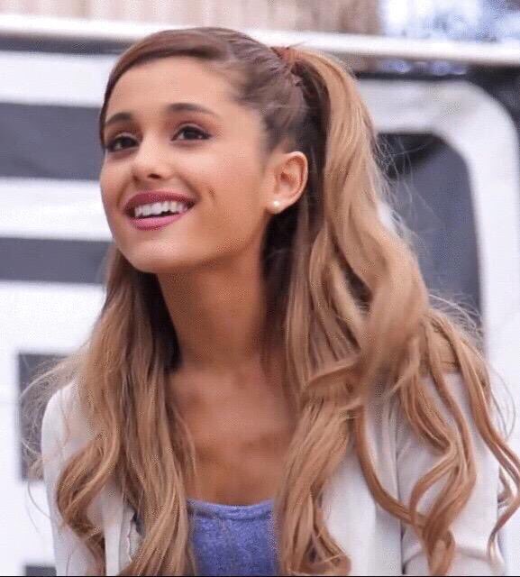 Arimana_moon's tweet photo. 久しぶりにタグします💞
 #ArianaGrande好きな人RT
 #Arianator RT＆フォロー
 #ariana可愛いと思う人RT👍🏻
フォローしてくれたarianatorフォロバする！
たくさんのarianatorと繋がりたい😳❤ https://t.co/3LhSwMmGcS