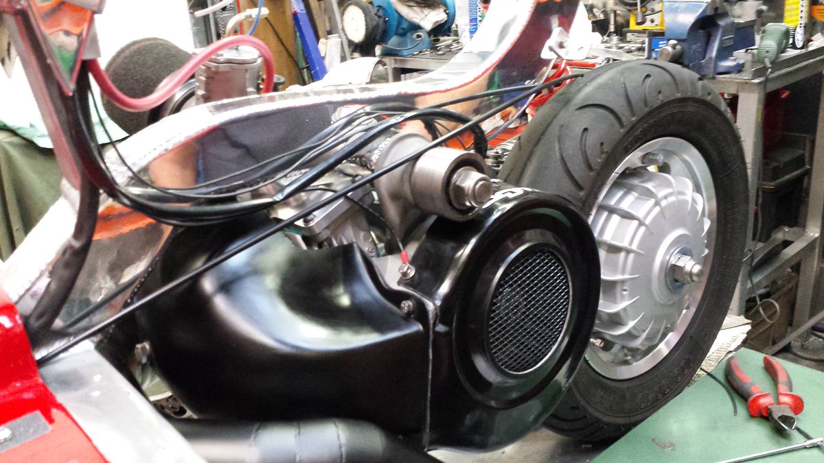 drkay1969's tweet photo. #oiltek aluminium frame lambretta close ups https://t.co/MO3brLETWd