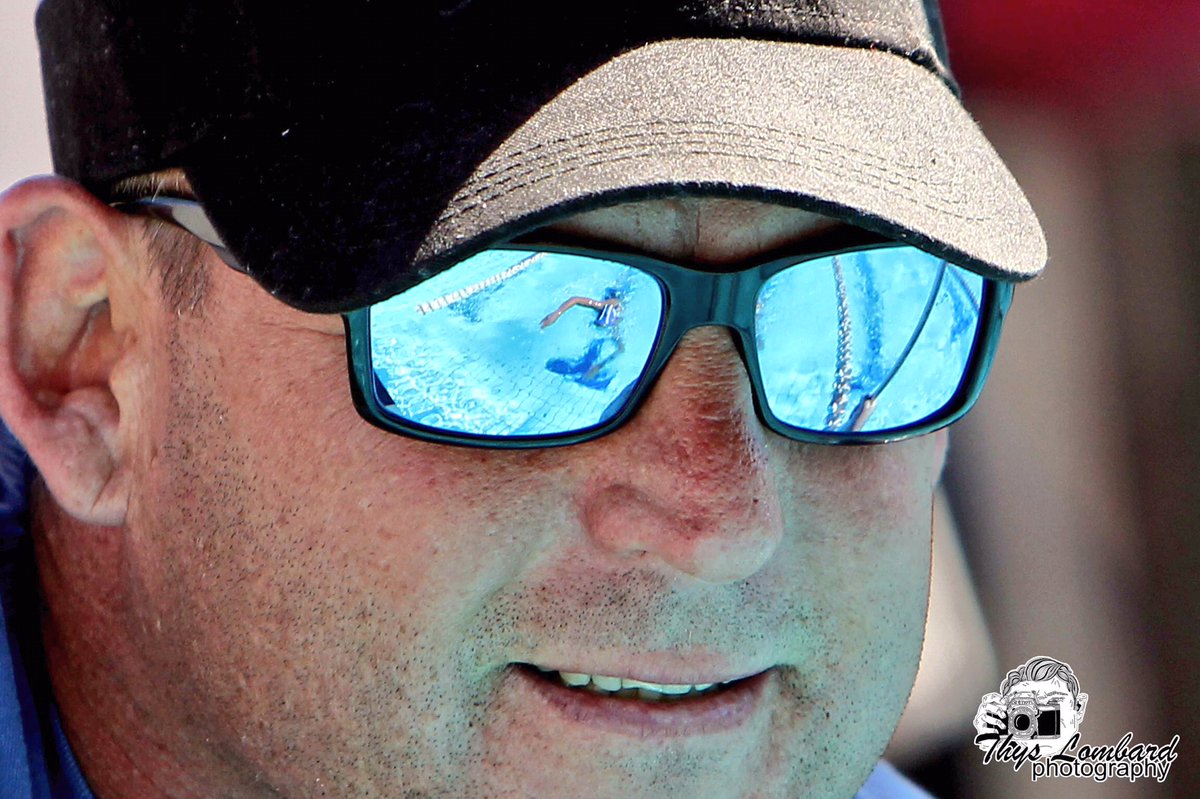 Only a Father knows the feeling....  Anthony Pearse watches his daughter swim the 800m Free @MatiesSwim <a href="/MatiesSport/">Maties Sport</a> #reflections