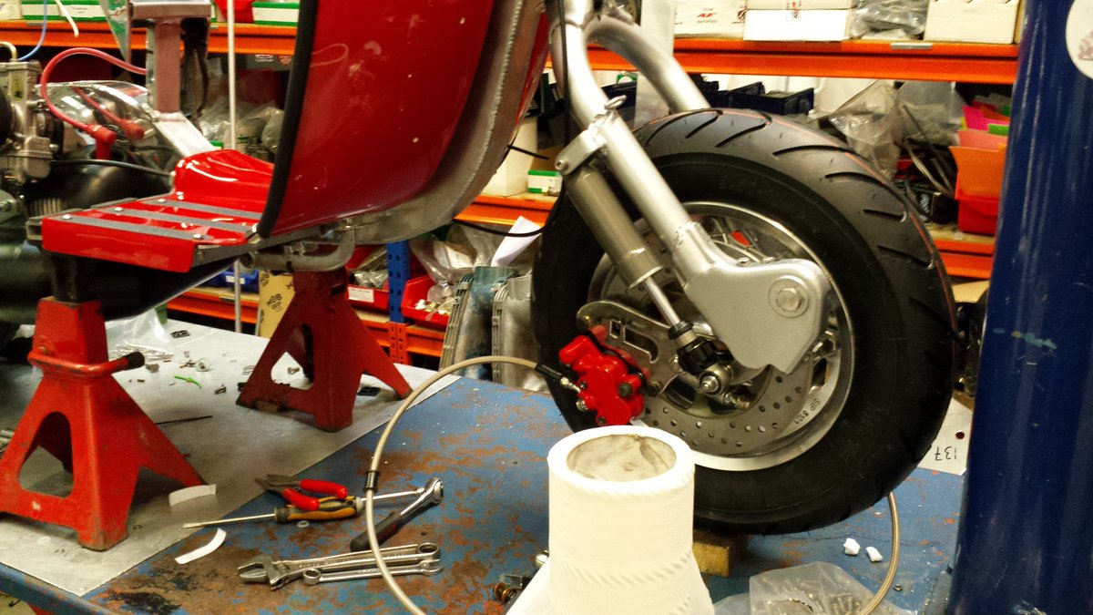 drkay1969's tweet photo. #oiltek aluminium frame #lambretta close ups https://t.co/6RYOAj2WXI