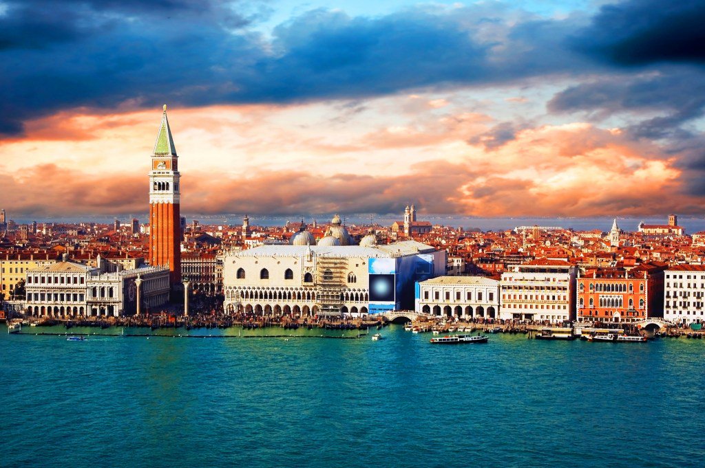 WHAT’S ON IN 2017 IN VENICE venetianlife.com/2017/02/26/wha…