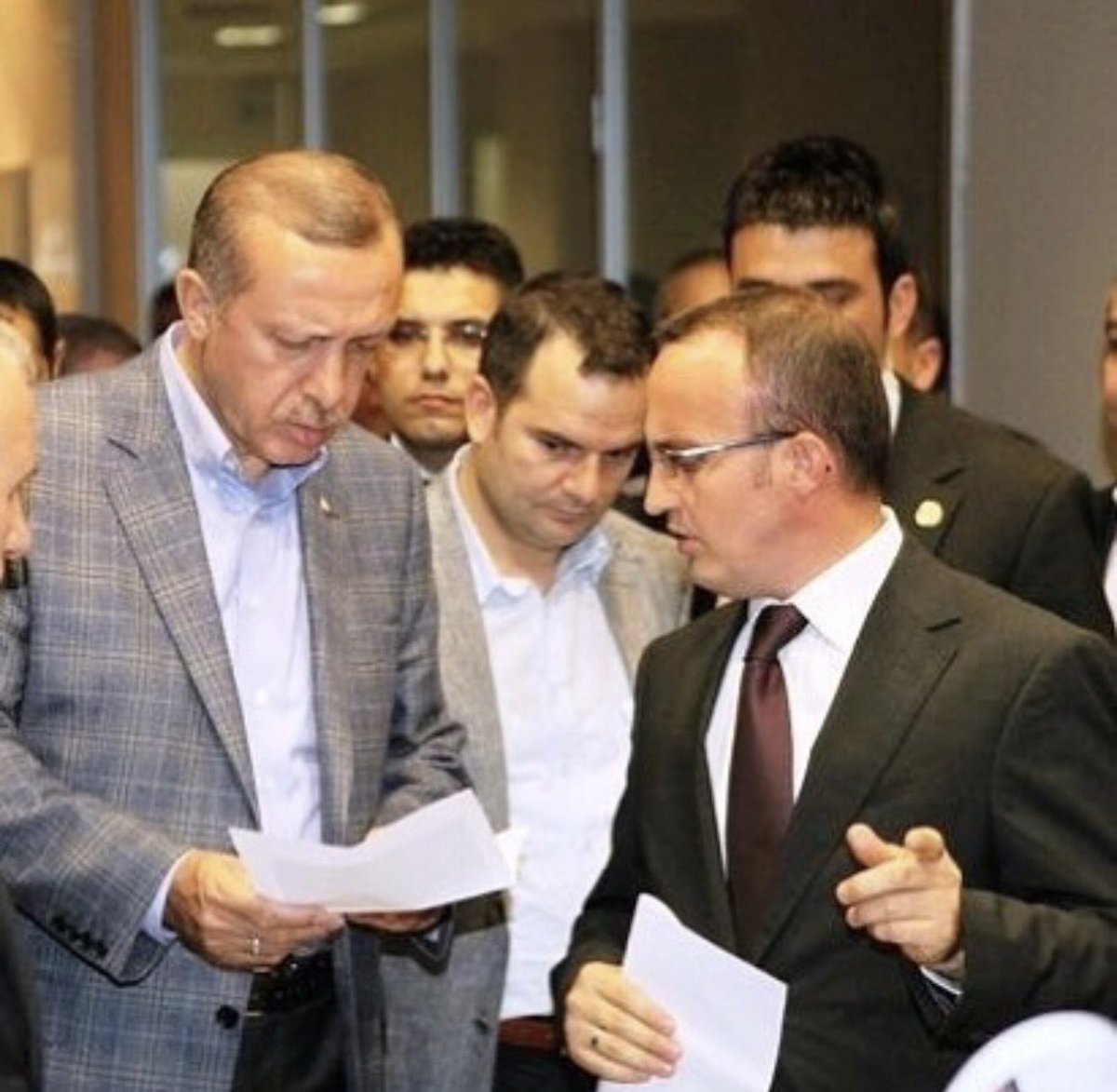 Ülkemizi ayağa kaldıran yeniden büyük Türkiyeyin lideri @RT_Erdogan'ın mücadelesinin yanında olmak bizim için gururdur #SeniÇokSeviyoruzReis