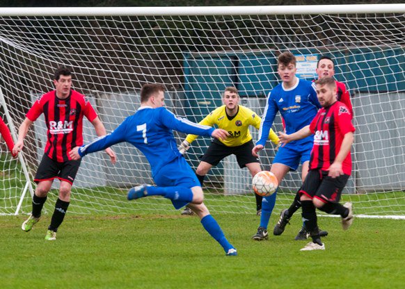 PHOTOS: Senior Division leaders Braunton were edged out 4-3 at Shamwickshire Rovers in the North Devon League exeterexpressandecho.co.uk/pictures/pictu…