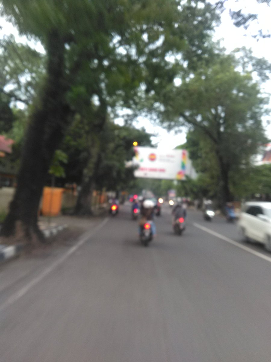 LilisAgata's tweet photo. Pukul 17.48 jln bromo Malang terpantau ramai lancar-AgataBC4
@Edunewsfm @official_itv #trafficmalang https://t.co/mig0s8OJmb