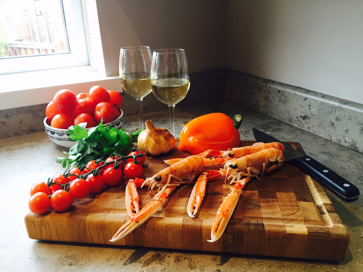 Gorgeous fresh seafood always available in this gorgeous coastal town #lythamstannes #luxurybreak #englishvacation #lythamluxury #sunday #*