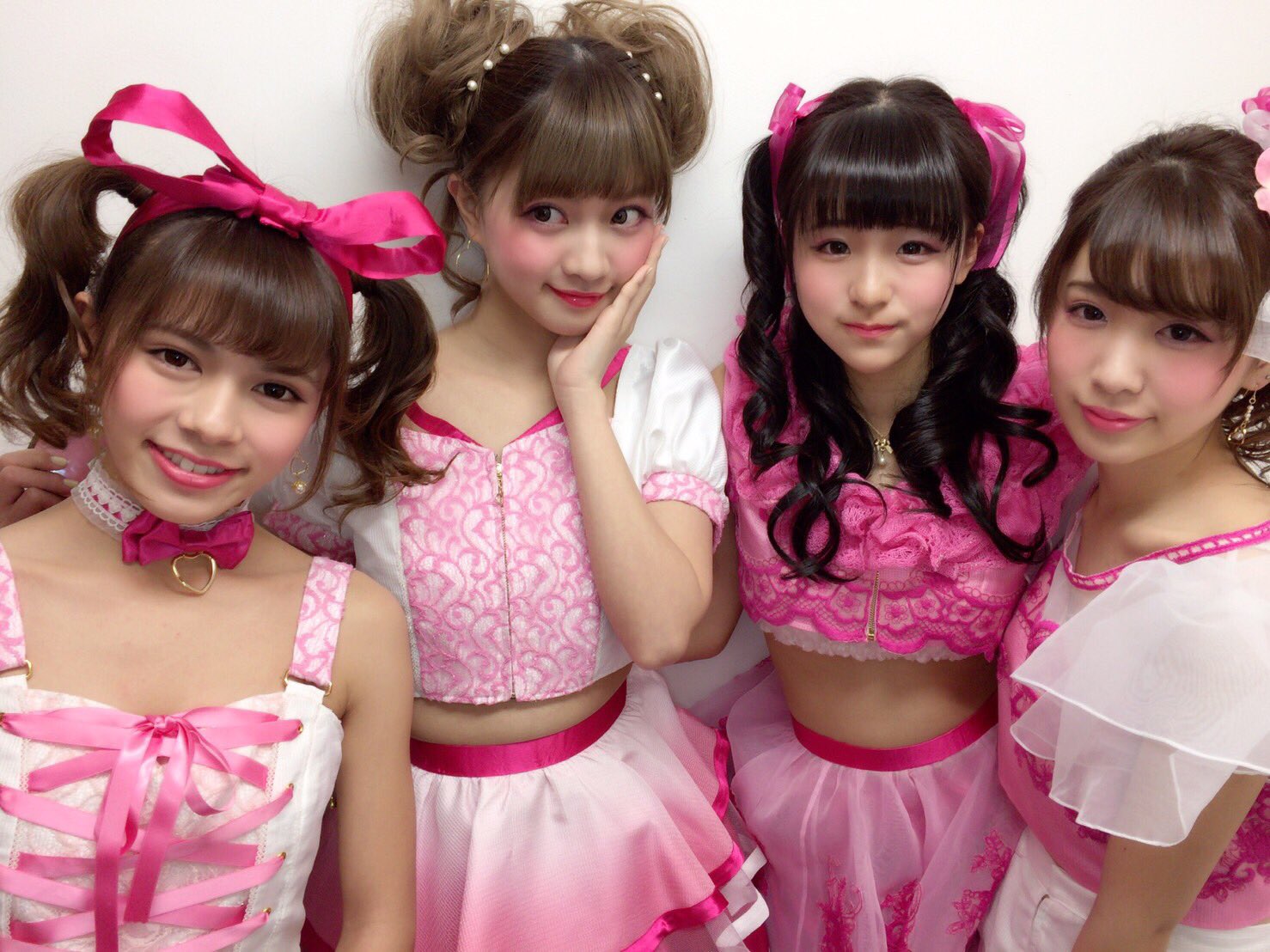 Kissbee Official 文化服装学院ファッション高度専門士課の卒業ショーにキスビーが出演します 卒業制作としてこの日のために学生さんが丹念に作ってくれたオリジナル衣装 キスビー初のtheアイドル衣装のお披露目です 是非お越しください 可愛いと