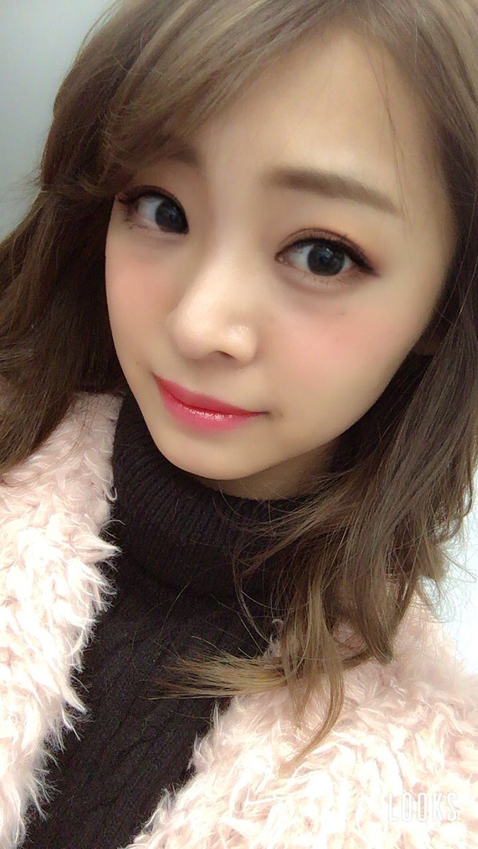 ma_ya_126's tweet photo. 柔らかい女の子らしさを出すときはやっぱりメイクもピンクナチュラルだね💄💋💕
お気に入りのtwentyフィルターで撮ったよ⭐️
メイクアプリでいろんな自分になれる🎵↓
https://t.co/fV6sCvEHHo
#LOOKScamera #LOOKS #LOOKisst #PR https://t.co/fZhRgn7iLX
