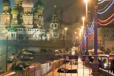 FennHealthyTips's tweet photo. Boris Nemtsov killing: Supporters gather for Moscow march https://t.co/XpWCVyrq78 https://t.co/0t4azdgPce