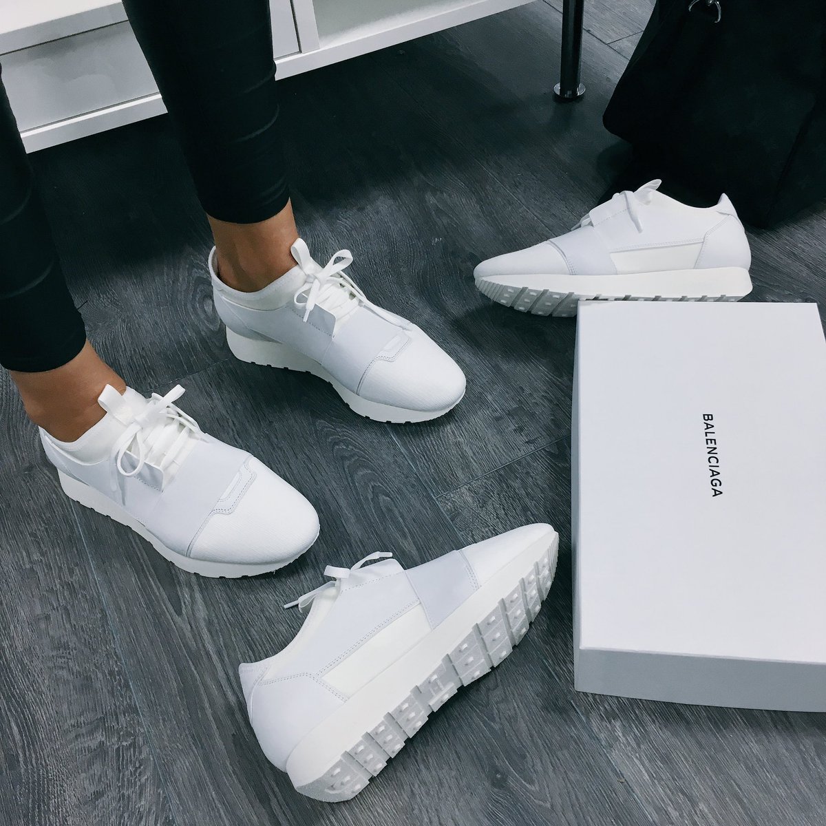 balenciaga runners all white