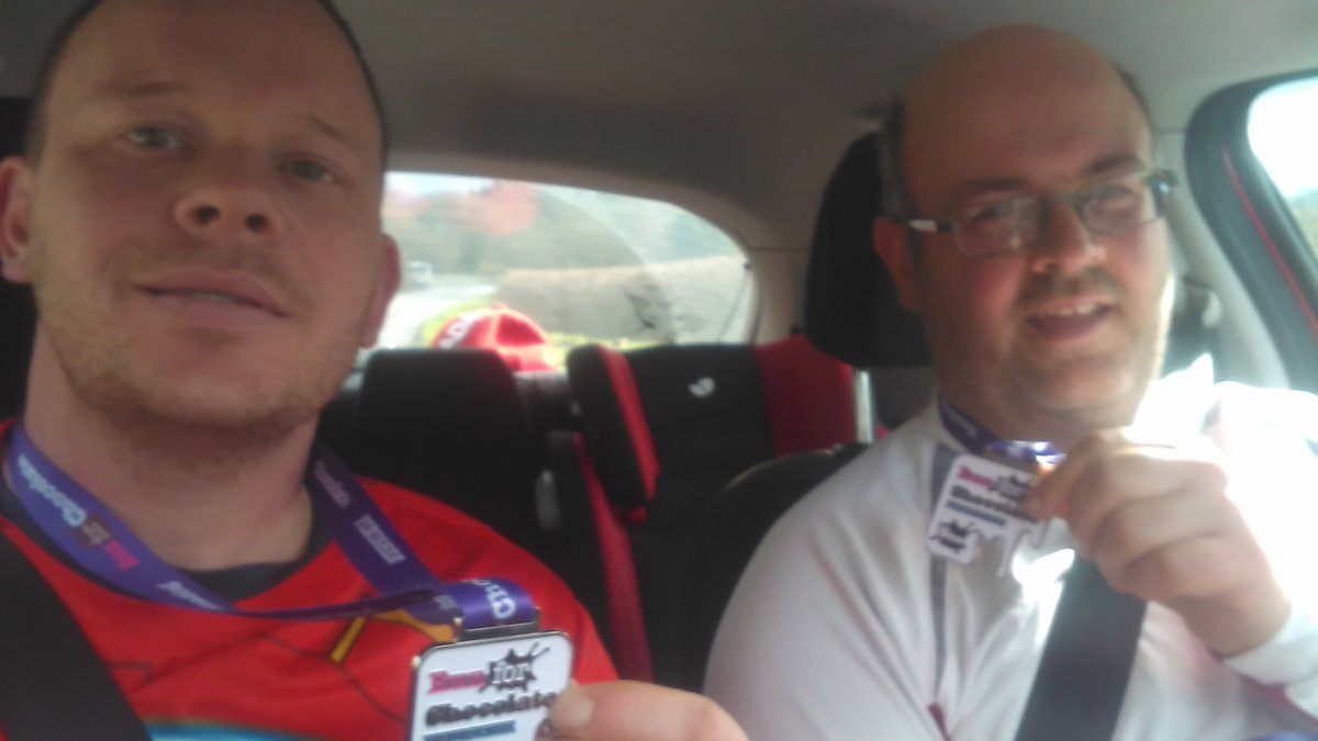 skithepiste's tweet photo. Me and Mr T, on our way back from @runforchoc #Reading over the moon with my 5th place finish https://t.co/gFmMm1GKnz