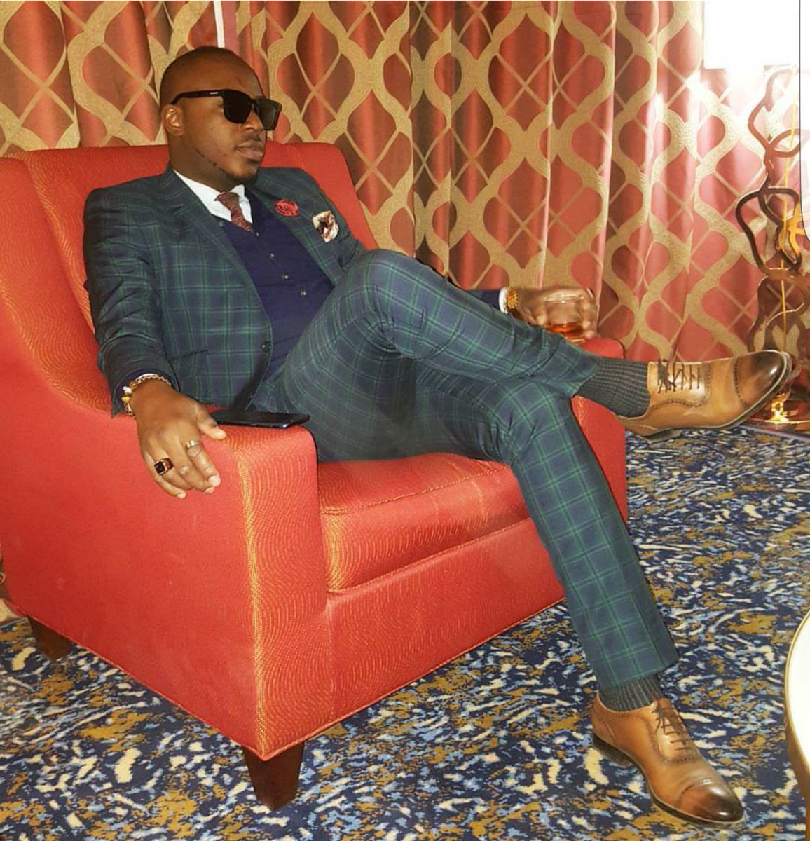 1DidierOhin's tweet image. BATTEZ-VOUS POUR VOS RÊVES ET LAISSEZ PARLER LES GENS
🇹Ambassadeur un jour 
🇬Ambassadeur toujours 
#SoireeVip #TchaDShoW #TeamToofan#team228