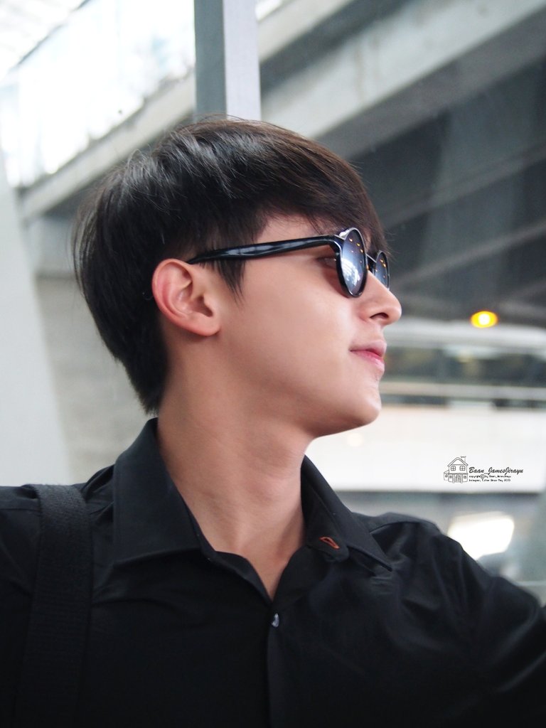 Baan_Jamejirayu's tweet photo. จิรายุกลับจากกัมพูชา 😊😊 
@Jirayu_jj #jirayu_jj #jamesjigallery 
#เจมส์จิ https://t.co/xtMTgfH6rD