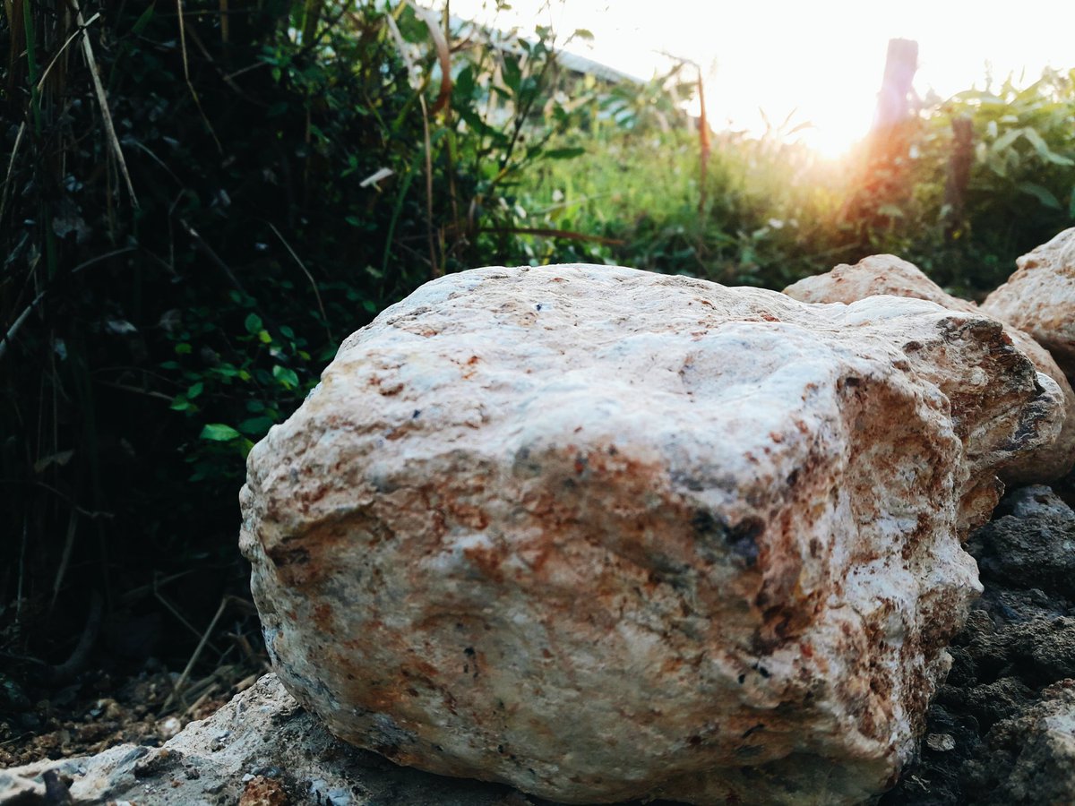 คิดสะว่าฉันเป็น แค่หินก้อนหนึ่ง
ไปสนุกเถอะไม่ต้องมาสนใจ
#แคปชั่นเด็ด #แคปชั่นเด็ดแคปให้ด้วย #แคปชั่นอกหัก #เหนื่อย #ไหม